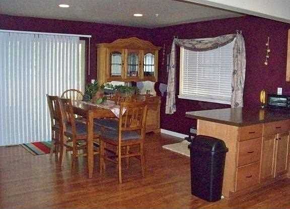 4th image of 180 Chestnut Grove Ave