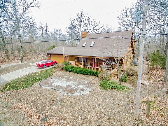 2nd image of 11 Dumfries Dr