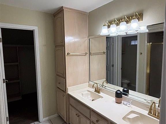 3rd image of 3618 N 34th Ln