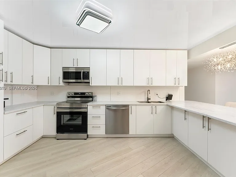 2500 Parkview Dr #1714 — Photo 2
