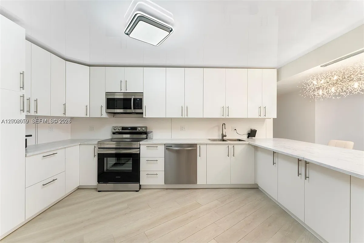 Building Photo - 2500 Parkview Dr #1714