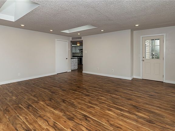 3rd image of 3175 SE Villa Carmel Dr