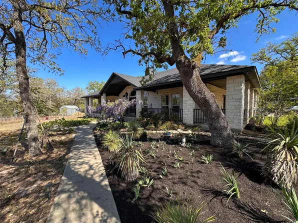 368 Woodlands Dr, Bastrop, TX 78602