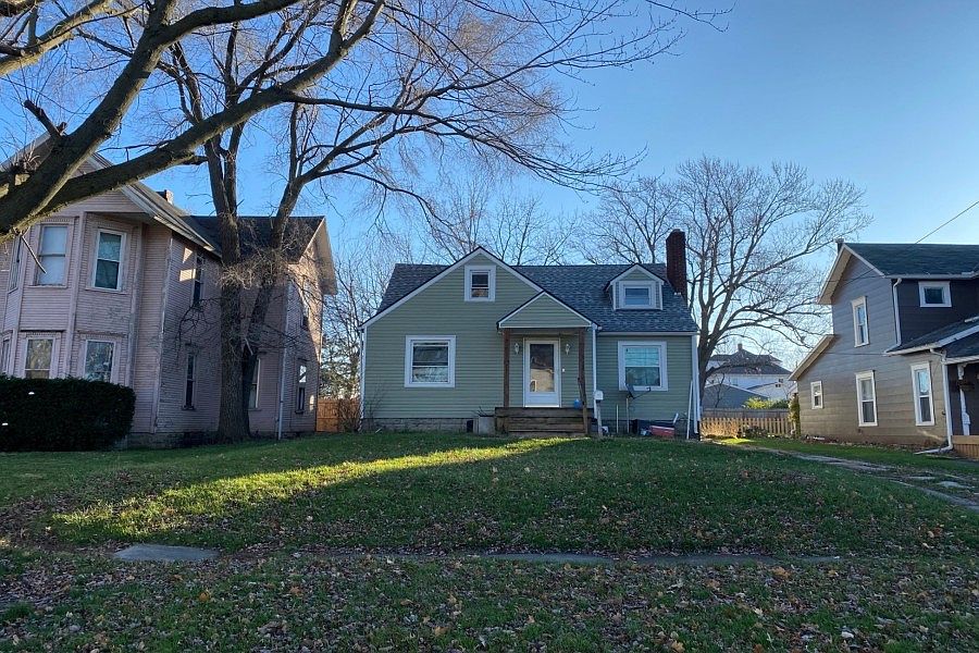 1st image of 400 Windsor St