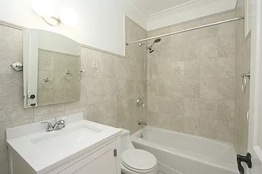 Rented by R New York