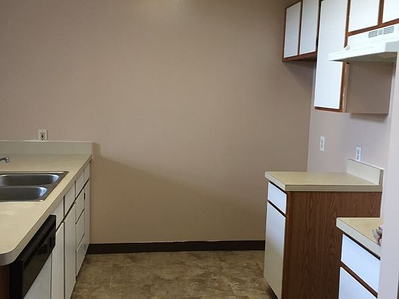5th image of 1015 W 31st St APT 204