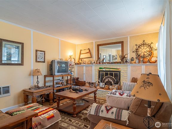 4th image of 105 W 9th Avenue
