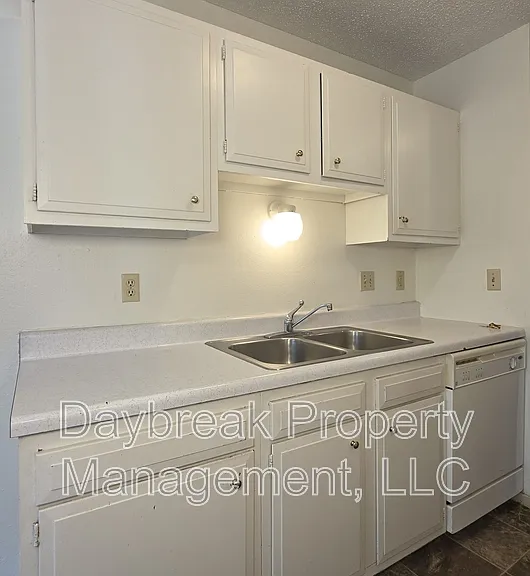 2414 3rd Ave N #11 — Photo 6