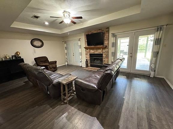 4th image of 1026 Meadowland Dr