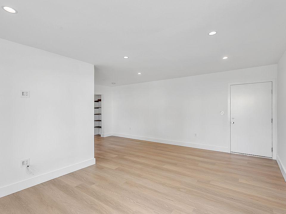 1st image of 921 N Gardner St #Cfb424c0f