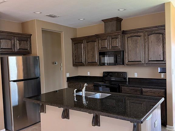 4th image of 1331 E Candor Dr