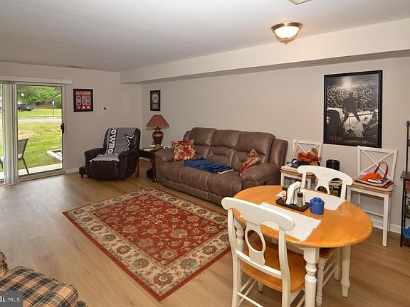 5th image of 91 Pinewood Dr