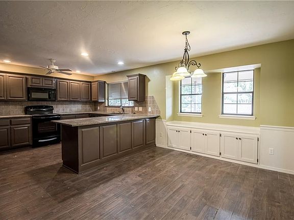 5th image of 513 Conestoga Dr
