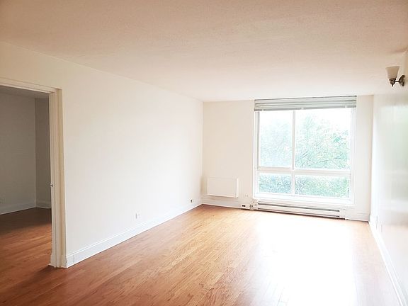 5th image of 510 Main St APT 432