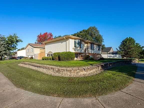 2nd image of 5506 N Howell St