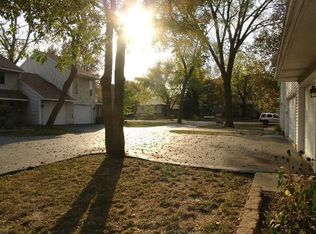 1975 Charles Ln, Aurora, IL 60505