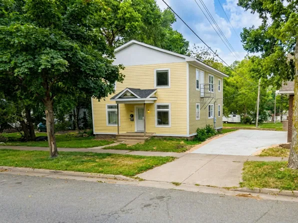 410 1/2 5th Ave, Eau Claire, WI 54703