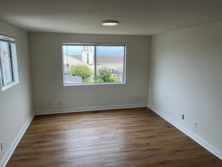 623 Hawthorne St — Photo 4