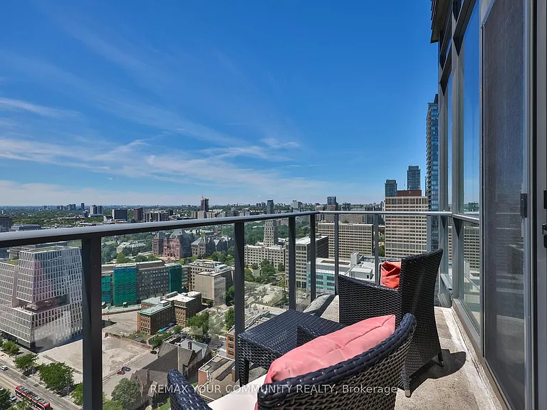 770 Bay St #Penthouse 101 — Photo 29
