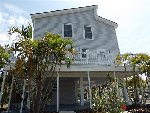 4th image of 2293 Carambola Ln