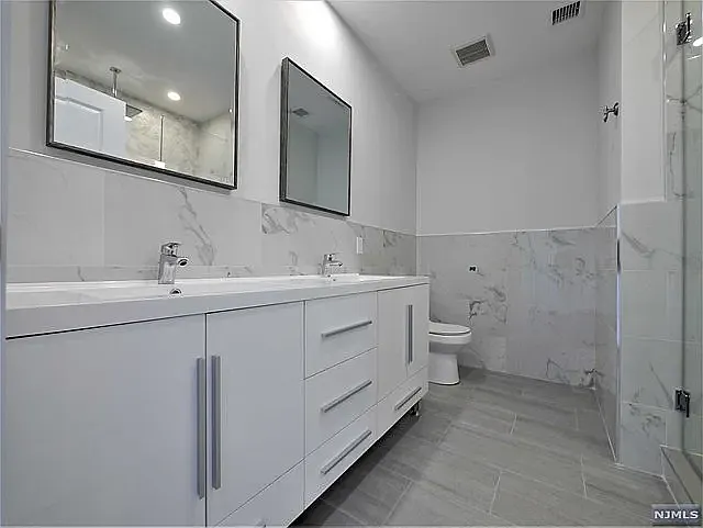 17 Beverly Pl — Photo 23