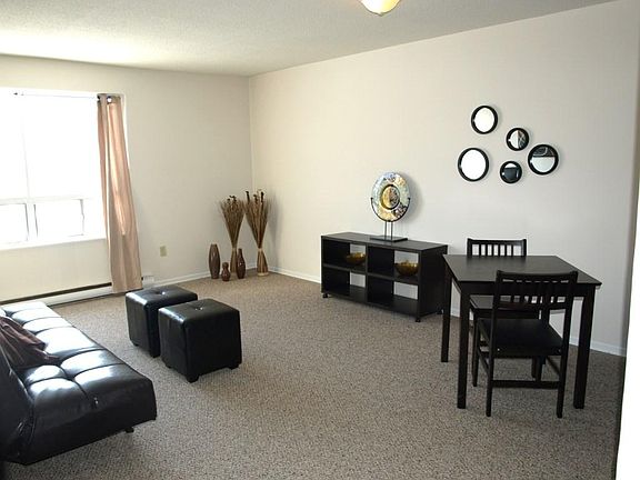 3rd image of 100 Kent Ct #1339632