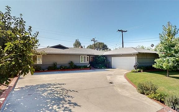2nd image of 1930 Liliano Dr