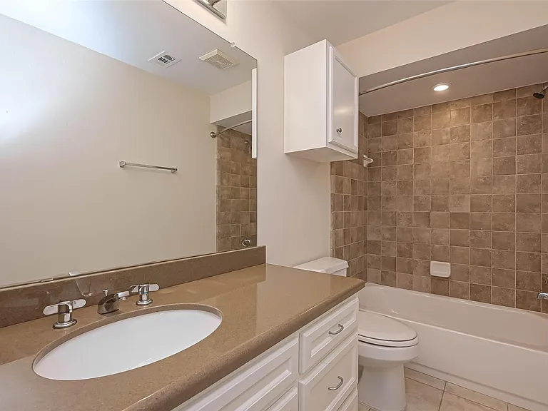 650 Westcross St #85 — Photo 8
