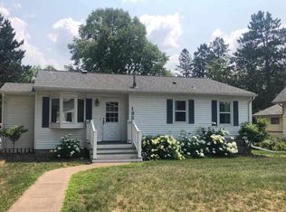 132 Lakeshore Dr, Moose Lake, MN 55767