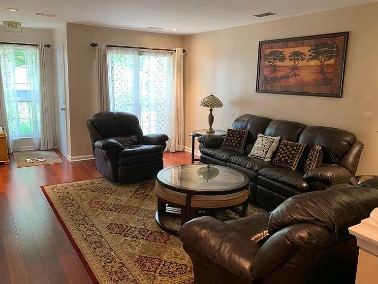 304 Harvest Ln — Photo 3