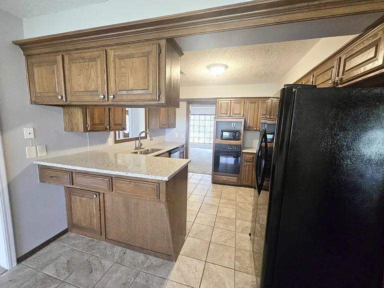 4009 Cherry Hill Ln — Photo 8