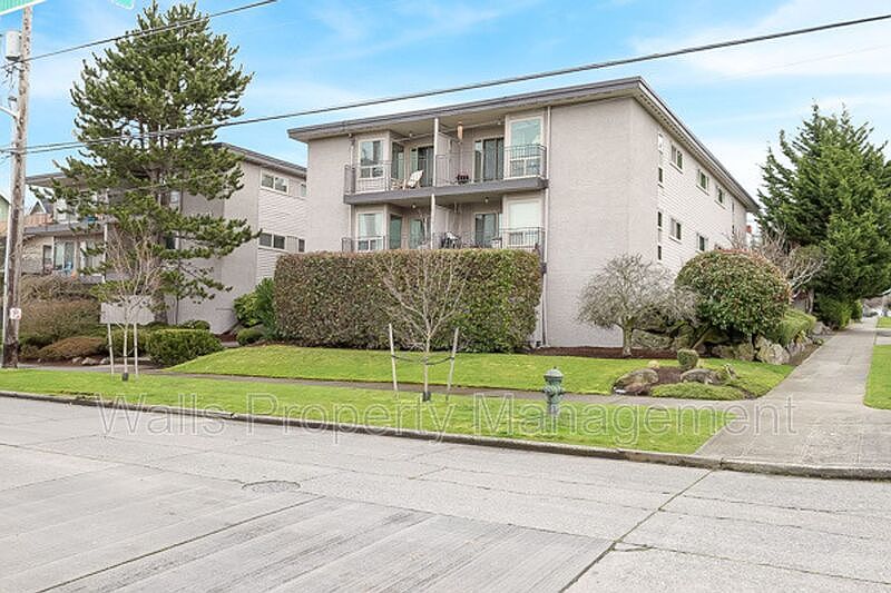 2nd image of 2718 14th Ave S #H