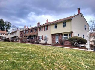 4 Stonegate Ln, Derry, NH 03038