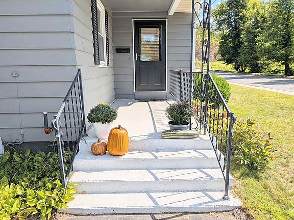 4th image of 411 Concord Avenue