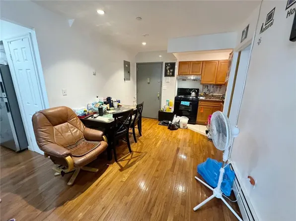 928 55th St APT 1B, Brooklyn, NY 11219