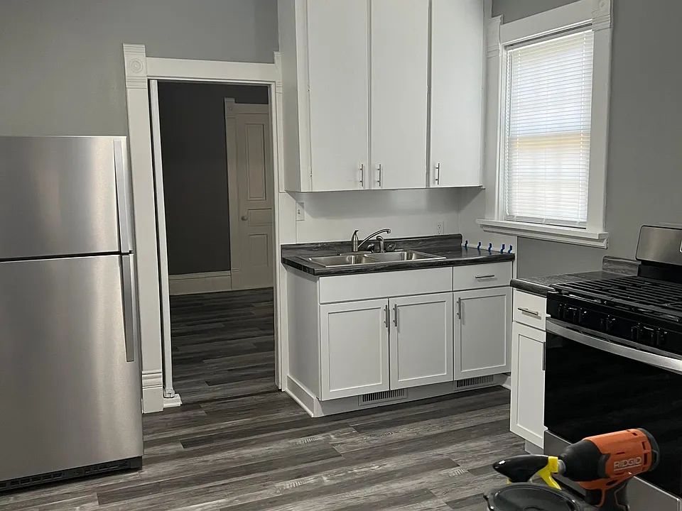 1208 1/2 W Main St #1208-1/2