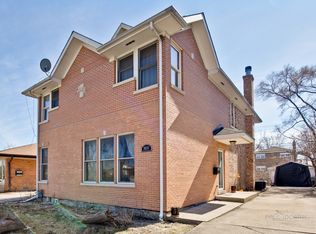 3831 Howard St, Skokie, IL 60076