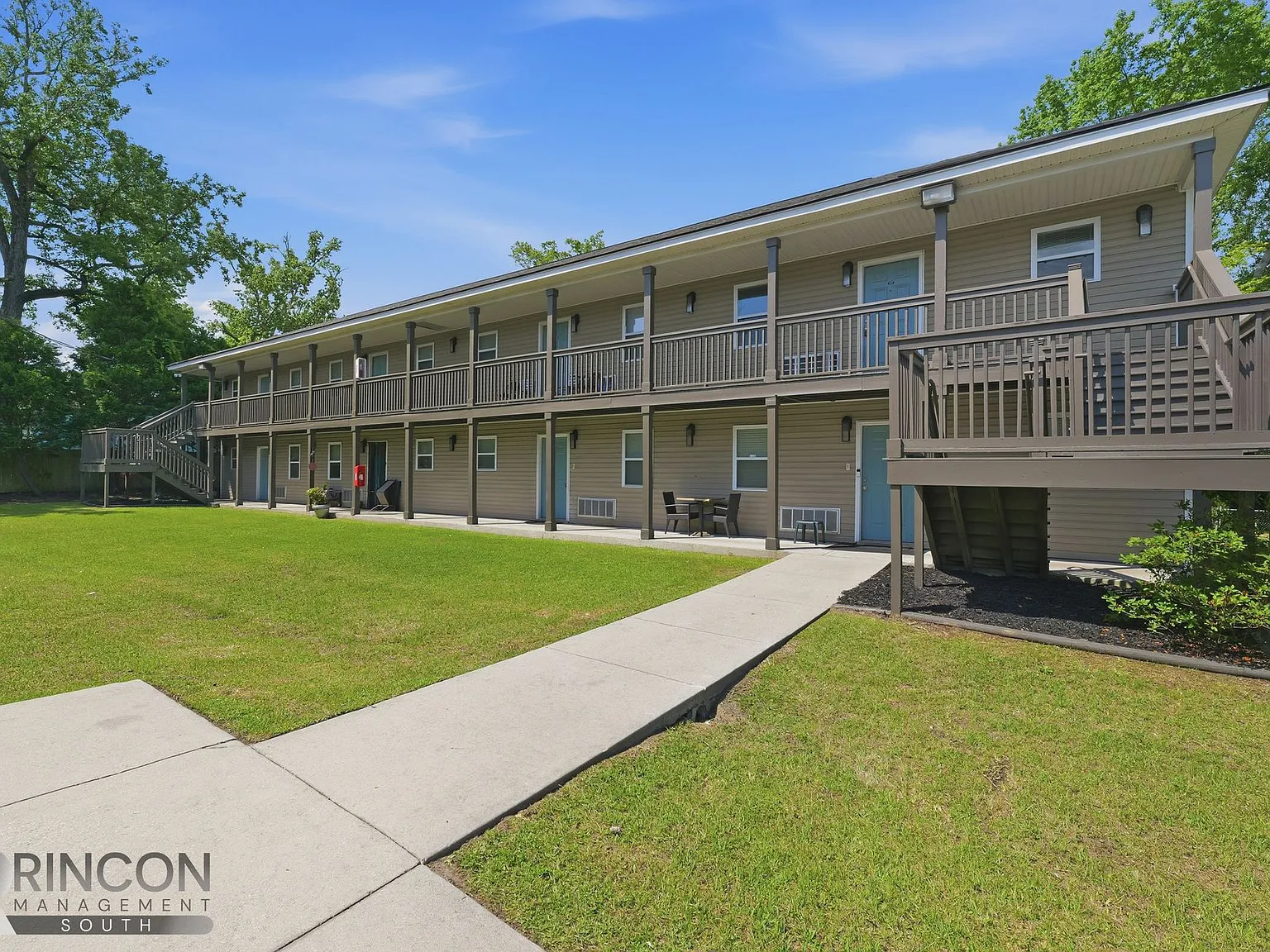 Charming 2-Bedroom Apartment North Charleston — Photo 2