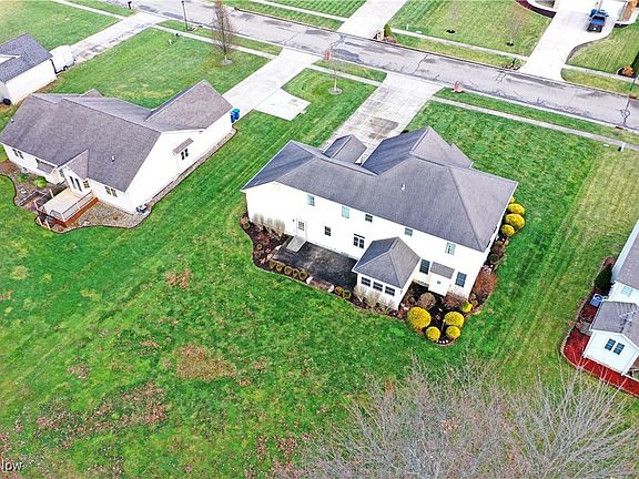 3rd image of 6540 Woodridge Way