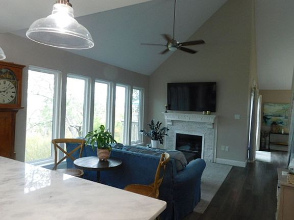 2nd image of 28 Compass Point