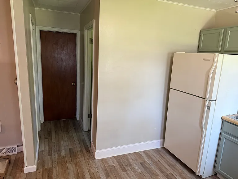 210 Beech St — Photo 3