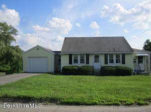 1039 North Hoosac 002