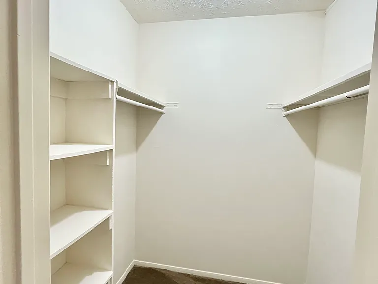Glenview Apartments — Photo 58