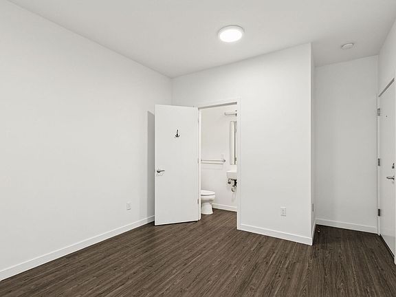 4th image of 1340 15th Ave S Unit A3