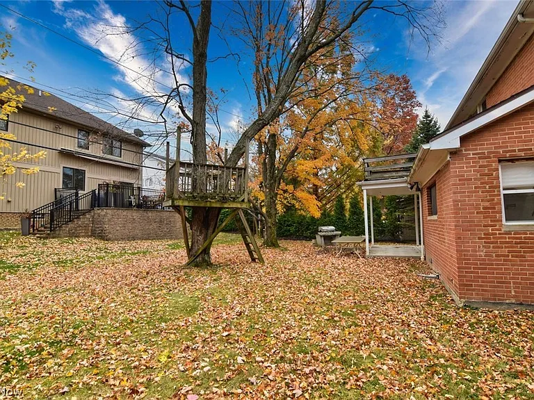 23310 Wendover Dr — Photo 43