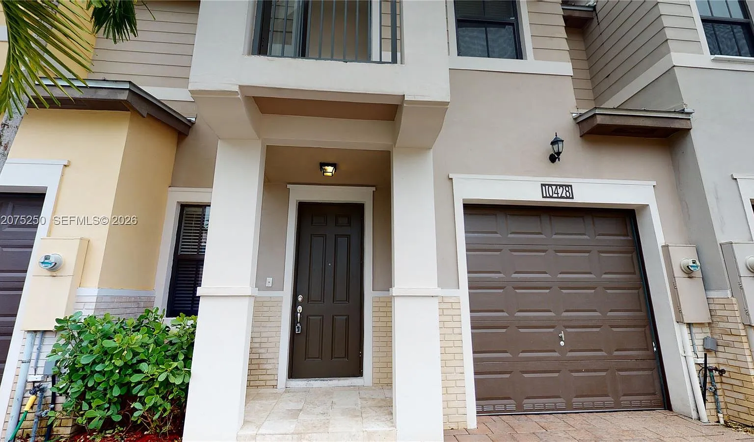 Doral Cay — Photo 1