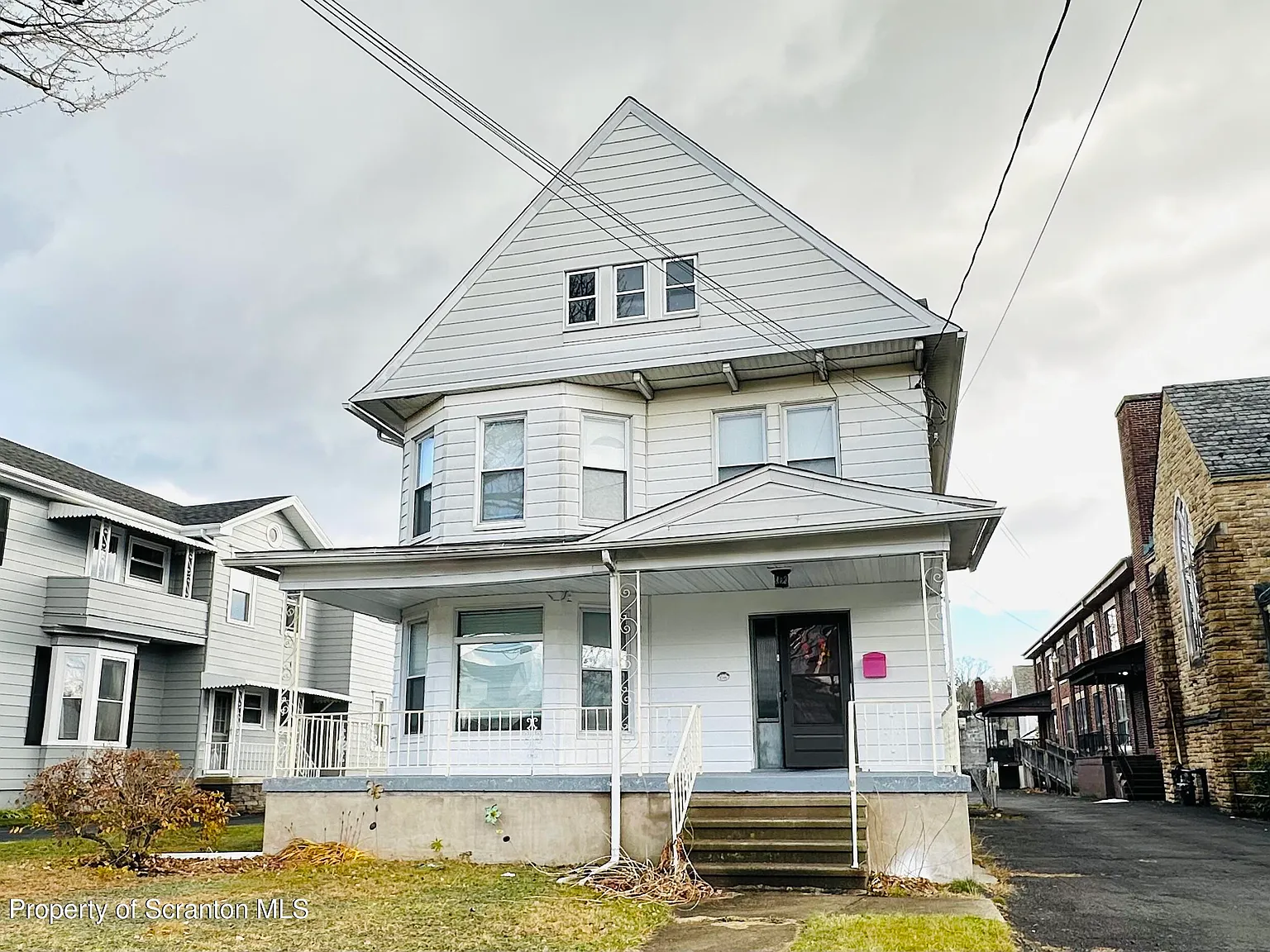 3 bed, 1.5 bath, 1750 sqft, $1,600 — Photo 3