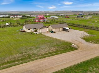 5709 Liberty Ln, Williston, ND 58801