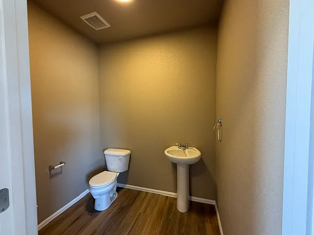 3 bed, 2.5 bath, 2080 sqft, $2,295 — Photo 3