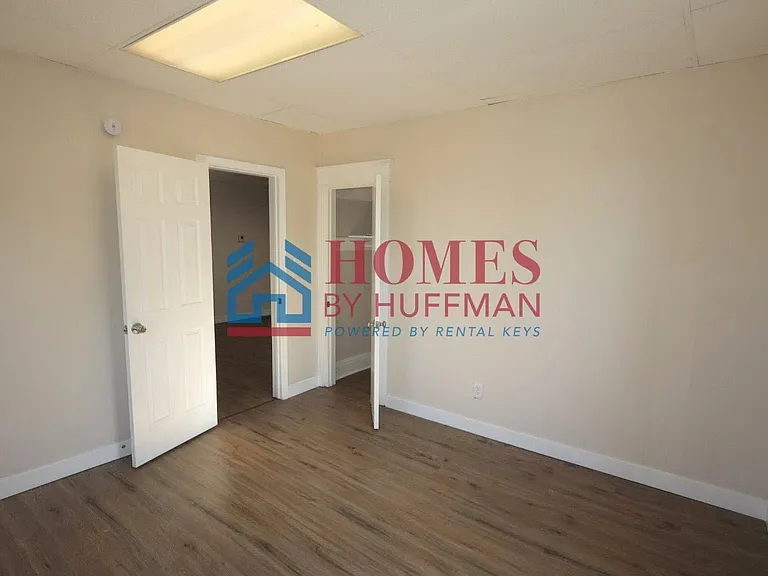 638 Jackson Ave — Photo 10